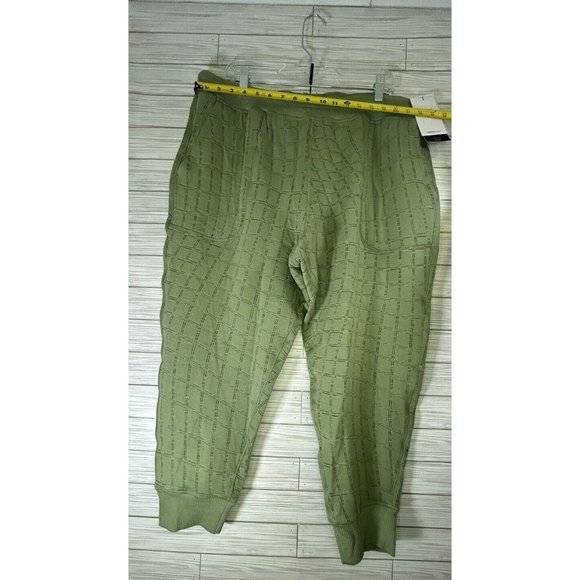 NWT Nike Yoga Luxe Womens Thermal Fit Reversible Quilted Leggings Green Size 1X - Picture 6 of 8